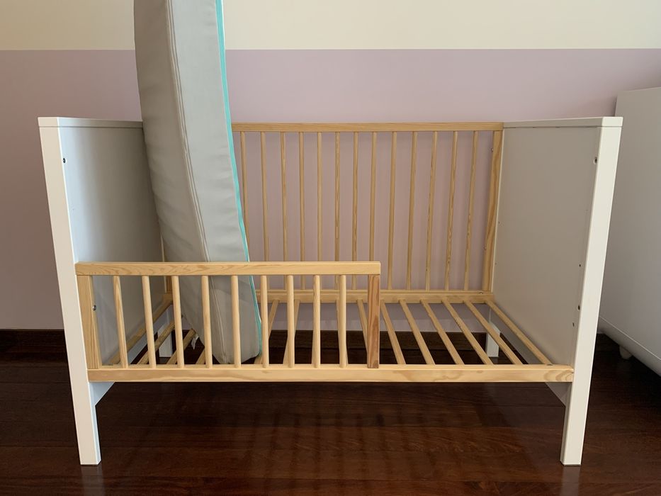 Berço com colchão
