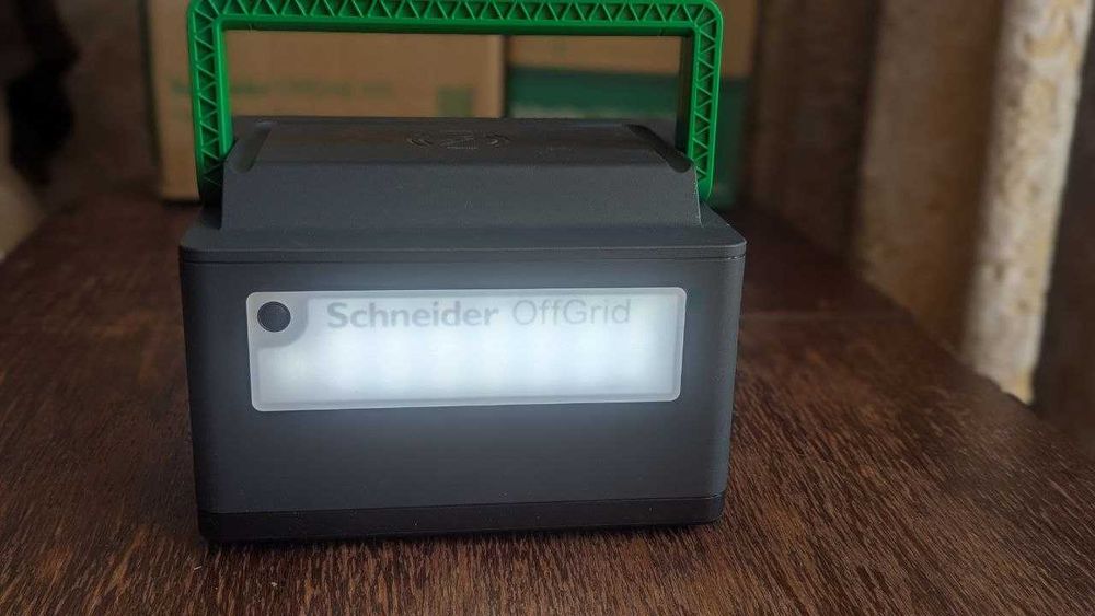 Зарядна станція Schneider Offgrid PPS330 332Wh