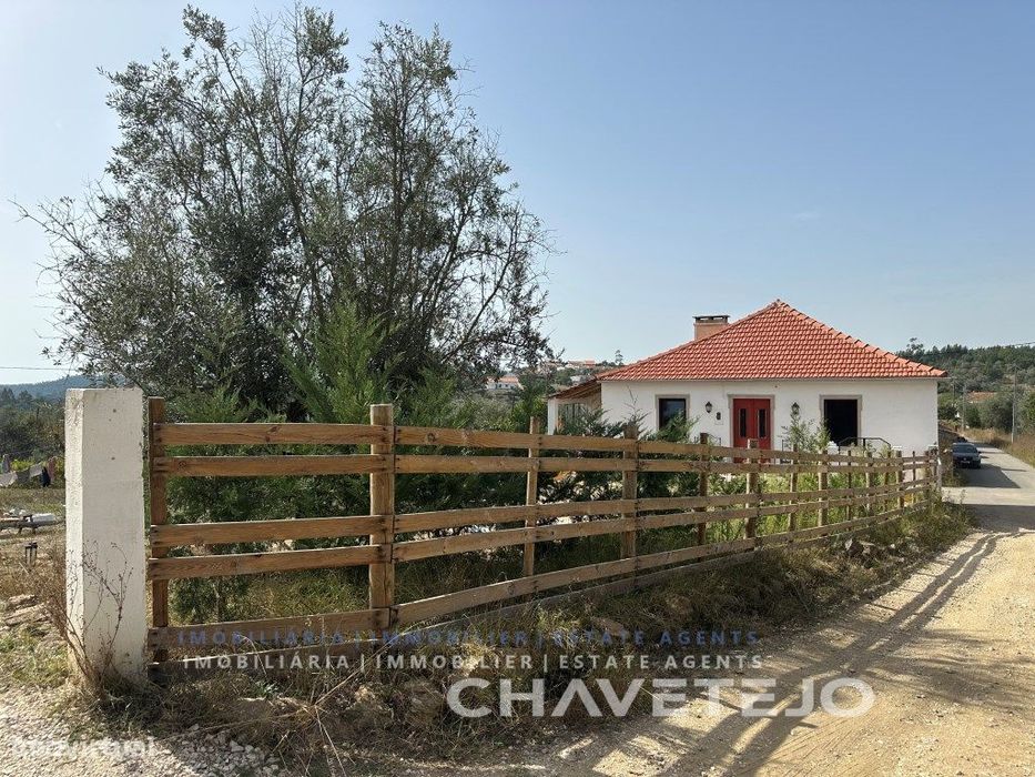 Casa de campo rústica com terreno em local tranquilo a poucos km do...