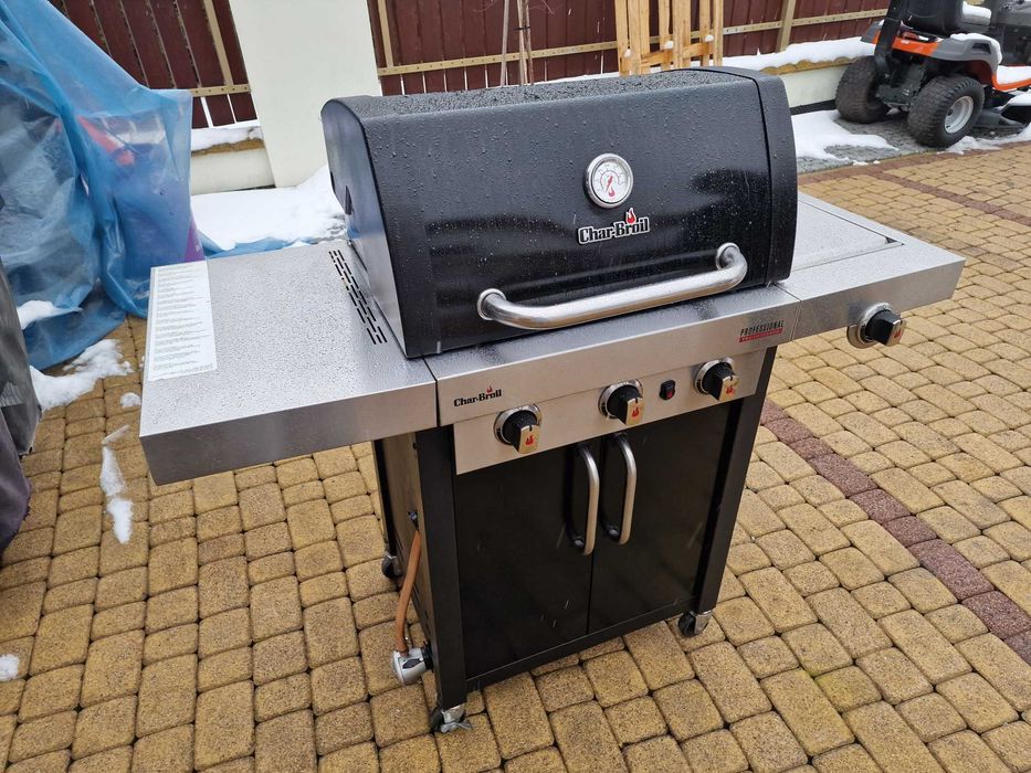 Grill gazowy char broil