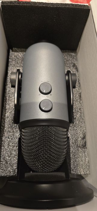 Yeti microfone novo