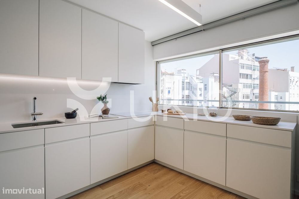 Apartamento T1 com ginásio em Av. de Roma - Campo Pequeno