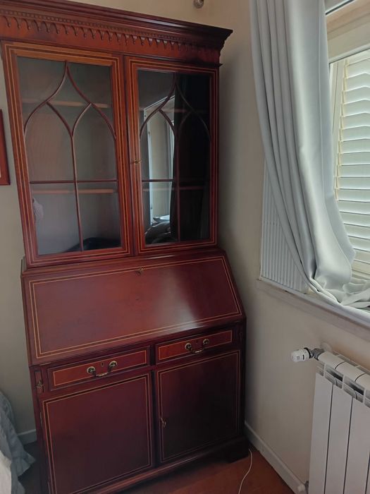 Escrivaninha alta mogno