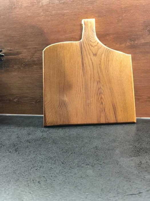 Ręcznie wykonana deska kuchenna z litego dębu