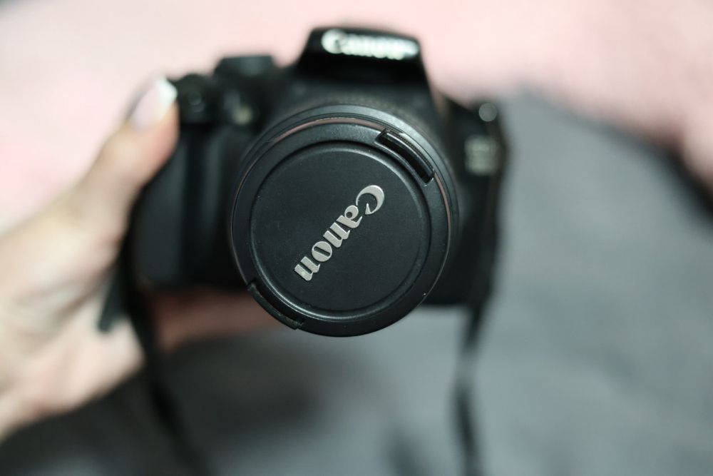 Фотоапарат Canon 1100d