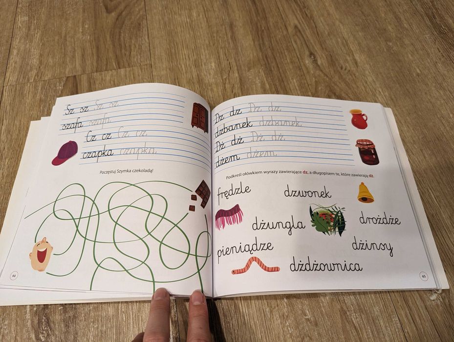 Książka "Piszę i czytam. Ćwiczenia z naklejkami."