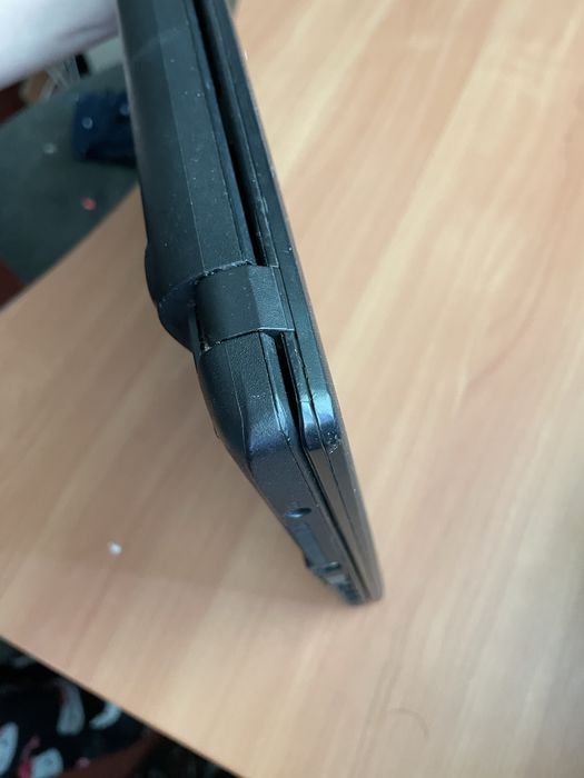 Ноутбук асус чорний