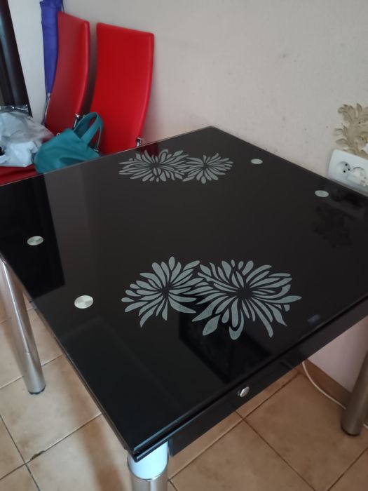 Продам стол для кухни.