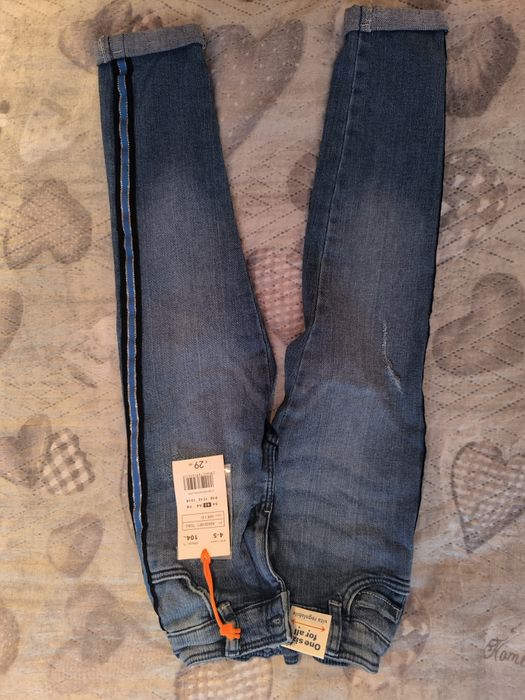 Джинси на дівчинку