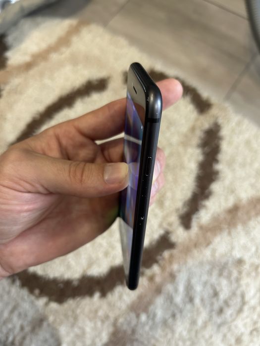 Iphone 8 64Gb в дуже гарному стані.
