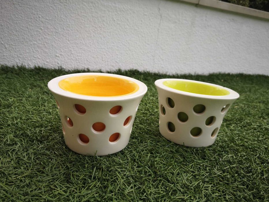 Vasinhos de porcelana coloridos