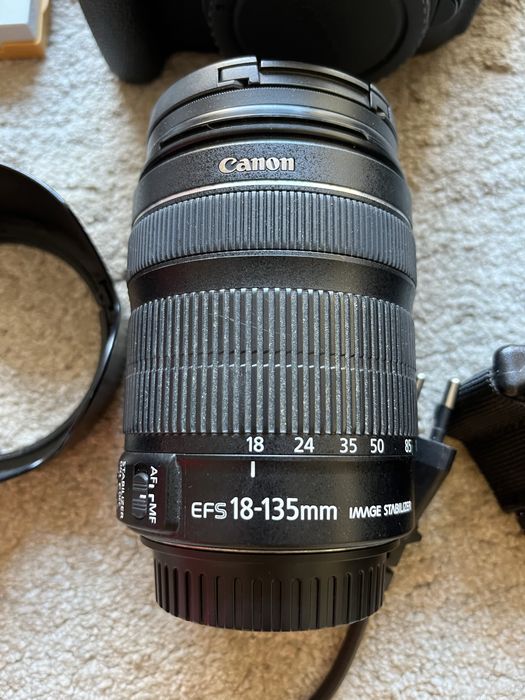 Canon EOS 700D + EF-S 18-135mm + PACK EXTRAS