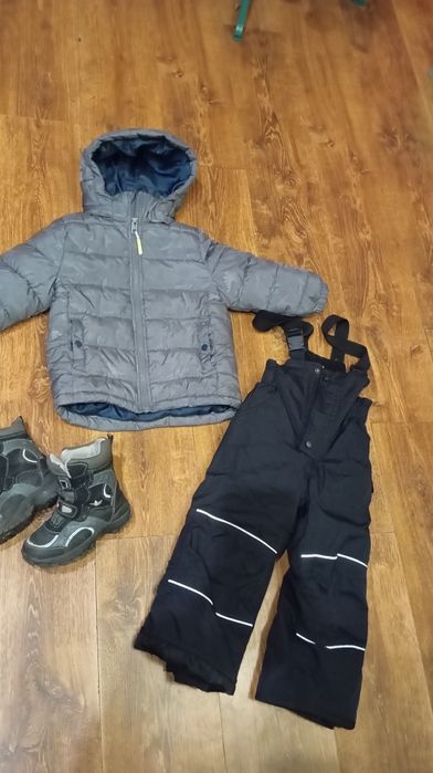 Продам зимовий одяг на 104 зріст