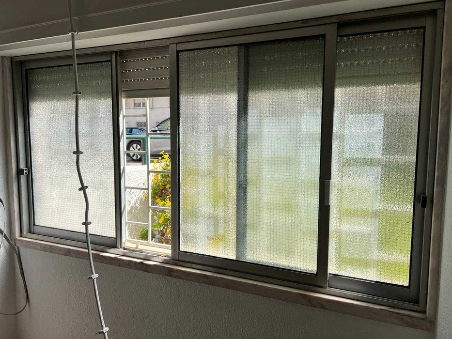 11 Janelas em Ótimo Estado