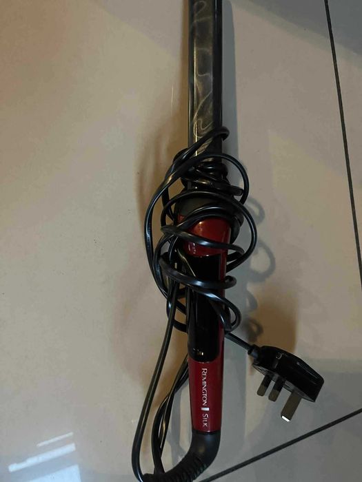 Płaska lokówka Remington Silk bordowa