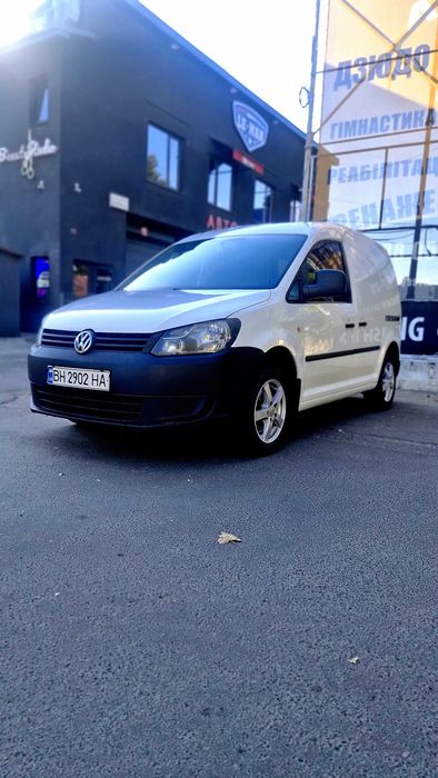Volkswagen Caddy. 2012 TDI AT.