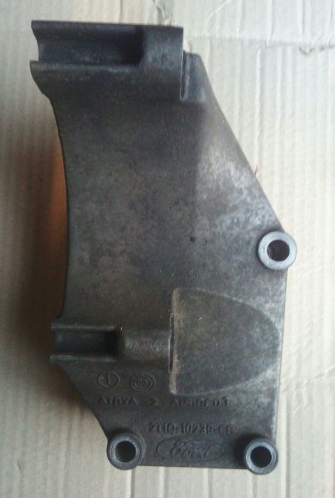 Кронштейн генератора Ford Connect