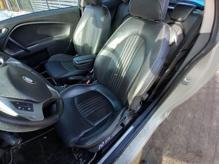 ALFA ROMEO MITO FOTELE KANAPA KOMPLET SKÓRY KUBŁY