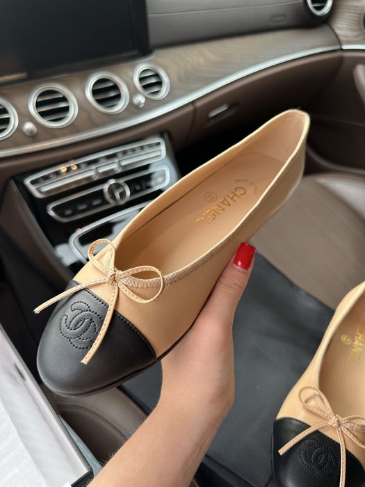 Балетки Chanel , шкіряні
