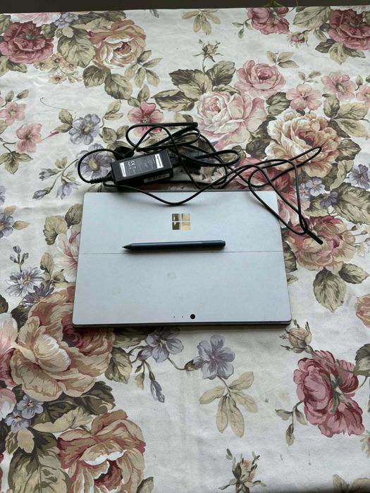 Laptop dotykowy Microsoft Surface PRO 6