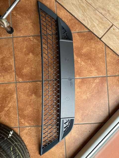 Ford Focus Mk2 ST kratka zderzaka zderzak środkowa focus mk2 st rs