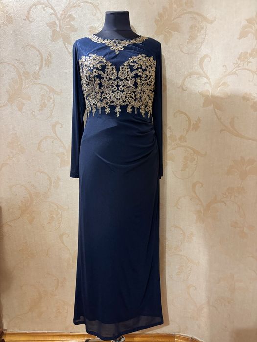 Жіноча темно-синя вечірня сукня Lovely Grace з вишивкою в розмірі M