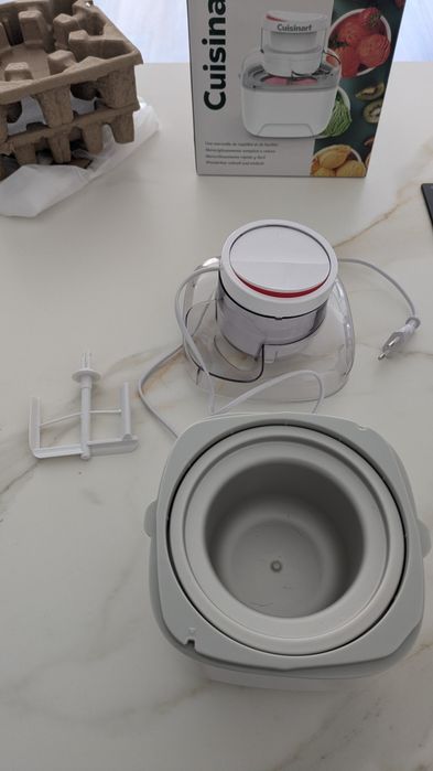 Máquina Gelados Cuisinart Soloscoop - Como nova