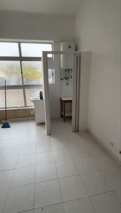 Arrendo/Alugo Loja na Amora Medideira