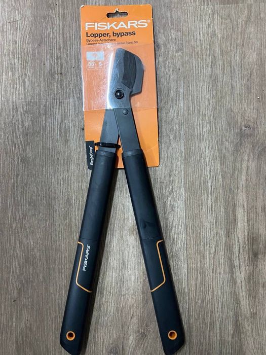 FISKARS кущорізи та сучкорізи