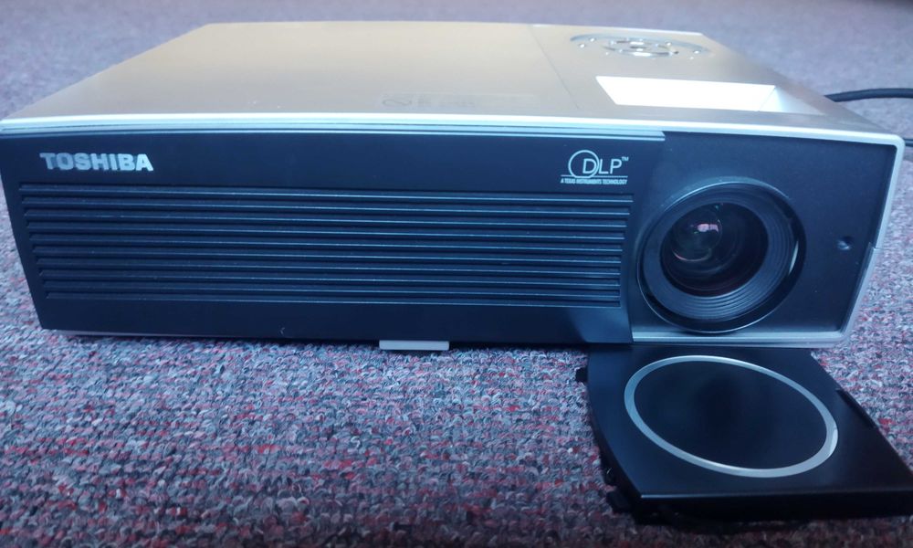 Проектор Toshiba TDP
