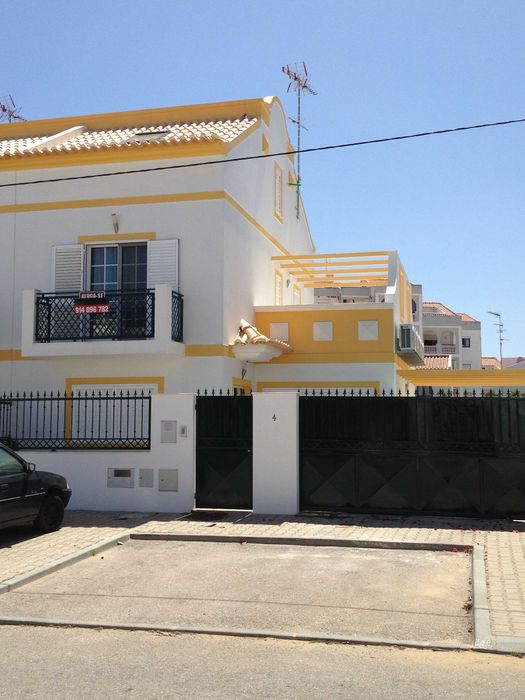 Casa com PISCINA