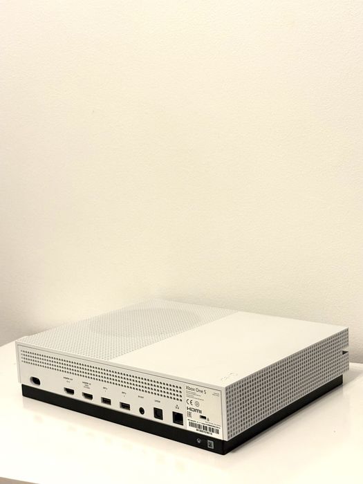Konsola Xbox One S 1TB Biała + Pad Mineral Camo + Kable + Pudełko  REZERWACJA