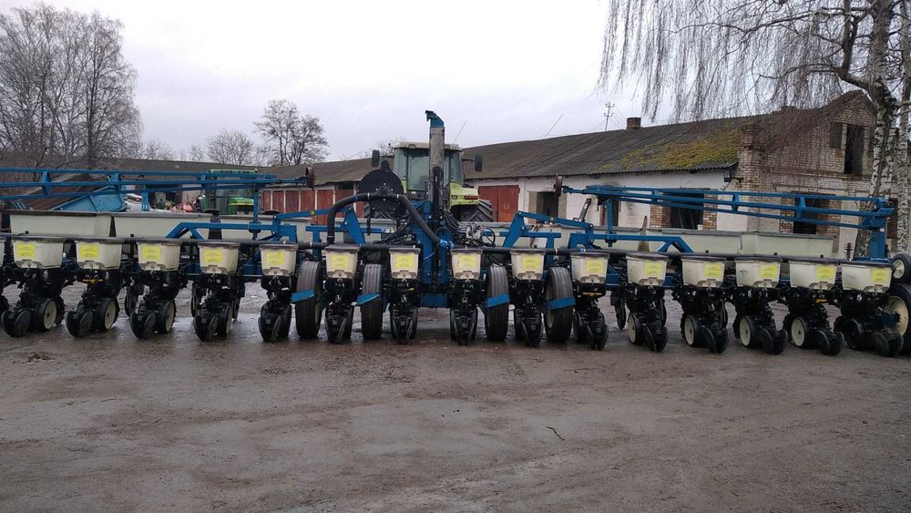 Трактор Claas Atles 946