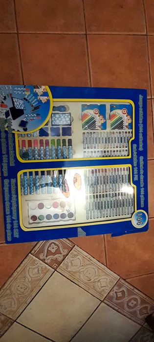 Pudło lego plus Kredki stęple farby zestaw
