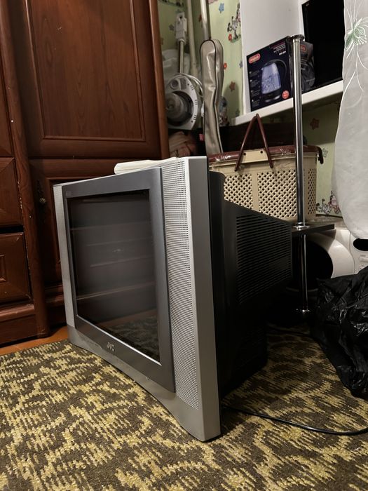 Телевизор в рабочем состоянии