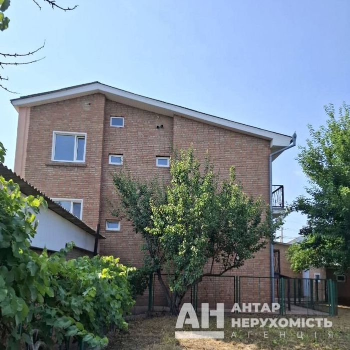 Продається двоповерховий  будинок в Кропивницькому, р-н Горсад