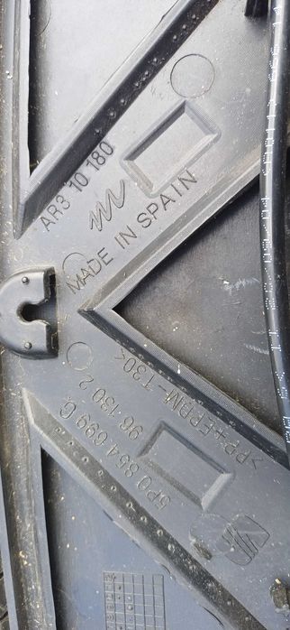 Podszybie listwa maski Seat Altea