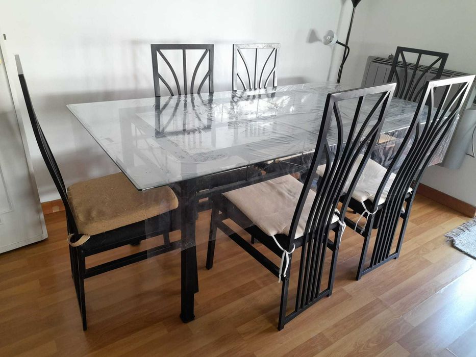 Mesa para sala mesa em ferro tampo vidro em Tavira