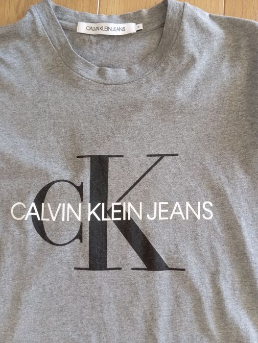T-shirt Calvin Klein Jeans, tamanho S