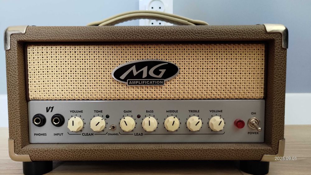 1-wattowy w pełni lampowy wzmacniacz typu HEAD w stanie idealnym