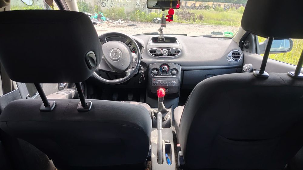 Renault Clio 3.  1.2 Benzyna