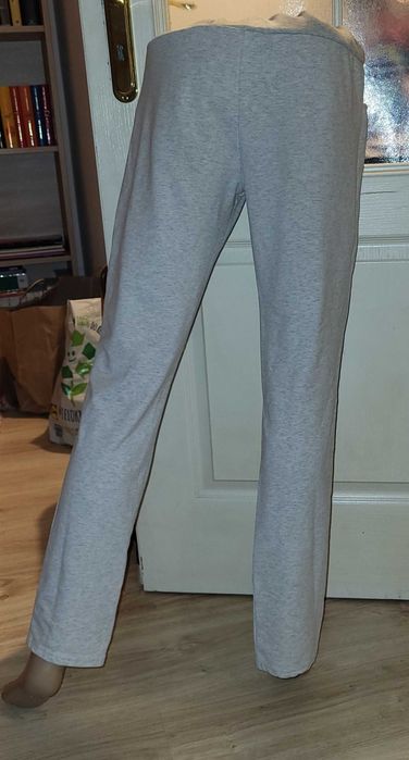 Megi - szare spodnie dresowe rozm. XL