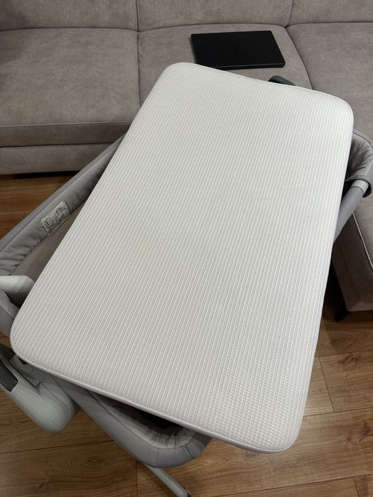 Chicco Next2Me Magic Evo Grey Mist MEGA ZESTAW | Materacyk + 2x Prześcieradło | Stan Super