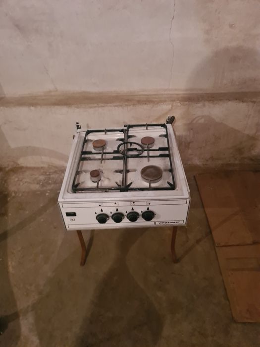 Kuchenka gazowa z elektrycznym zaplonem