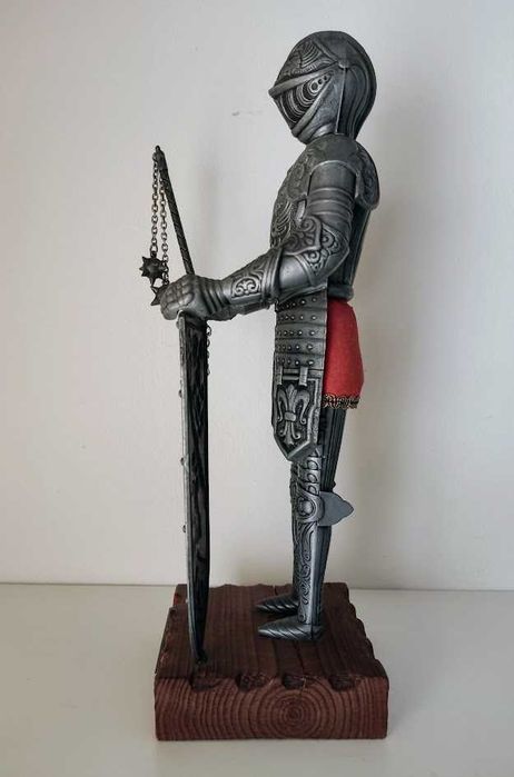 Armadura século XVI estatueta em metal ornamento