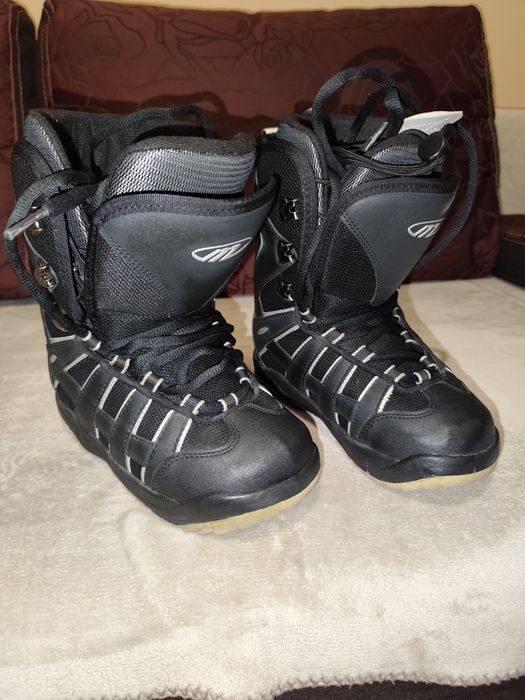 Buty snowboardowe 37