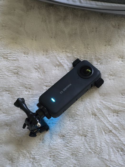 Câmara Insta 360 X3