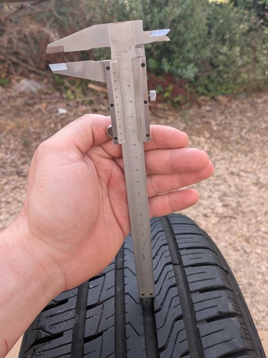 ROADX  235/65 R17 - Como Novos / Muito Bom Estado