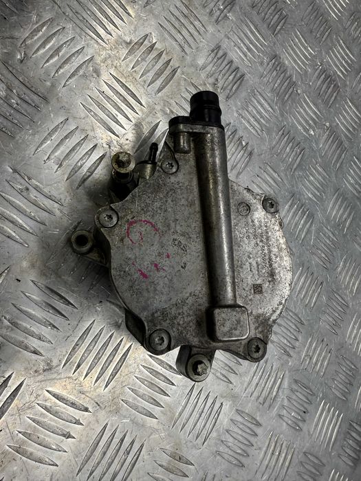 Насос вакуумный BMW  4,4 N63B44  11668605976