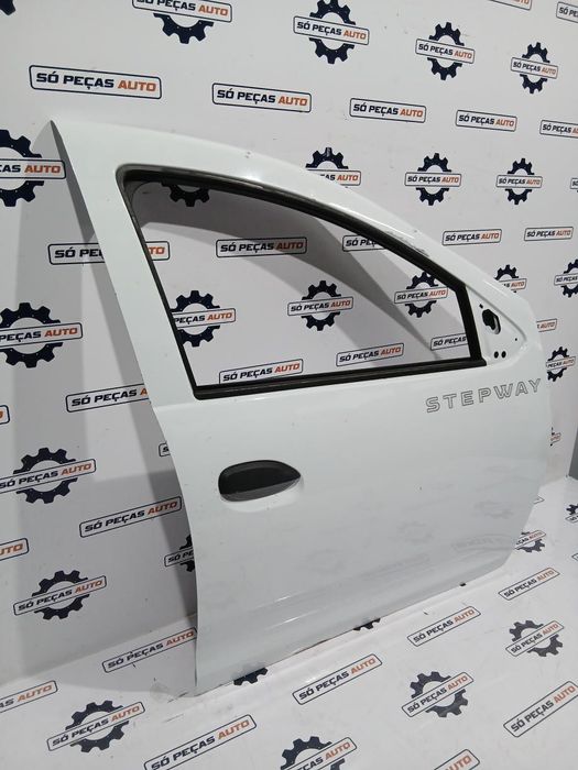 PORTA FRENTE DIREITA BRANCA DACIA SANDERO STEPWAY 0.9TCE ANO: 2014